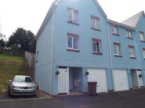 4 Bedroom End of Ter...